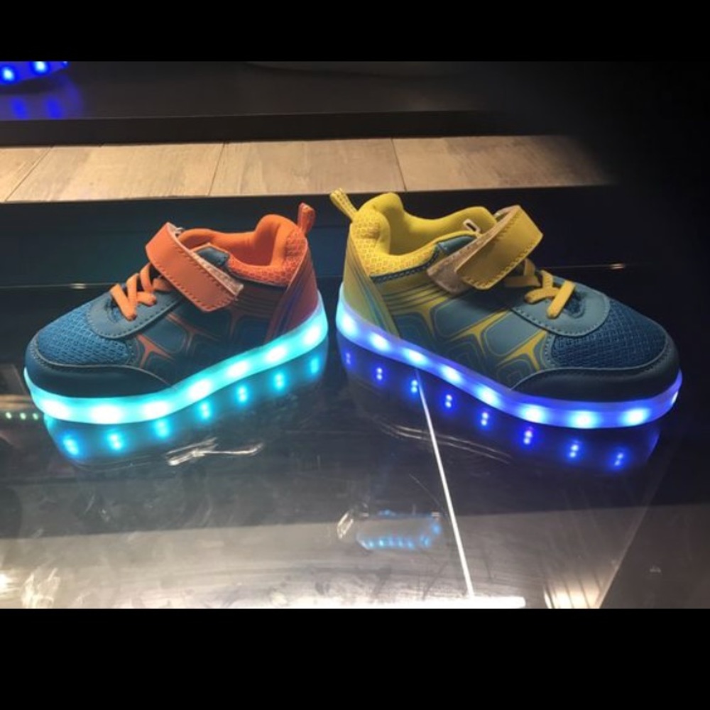Light up kids shoes